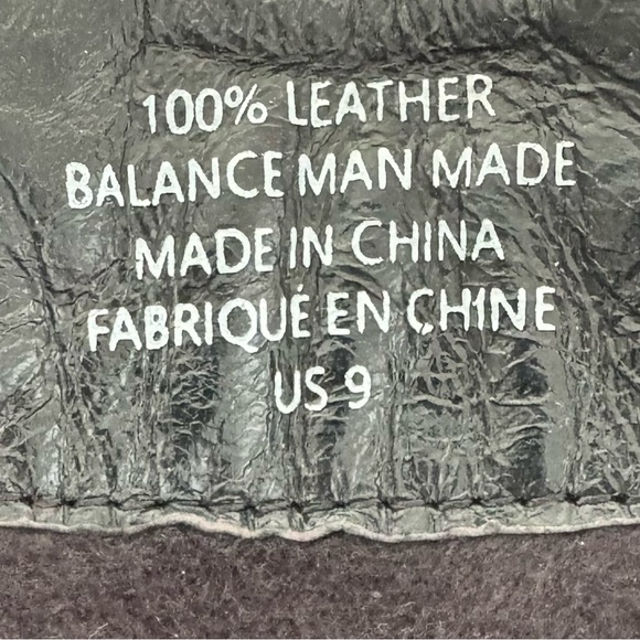 UNIF Daria 
•Black Platform
•Ankle Boots 
•Size 9
•100% leather upper
•zippers - Picture 11 of 11